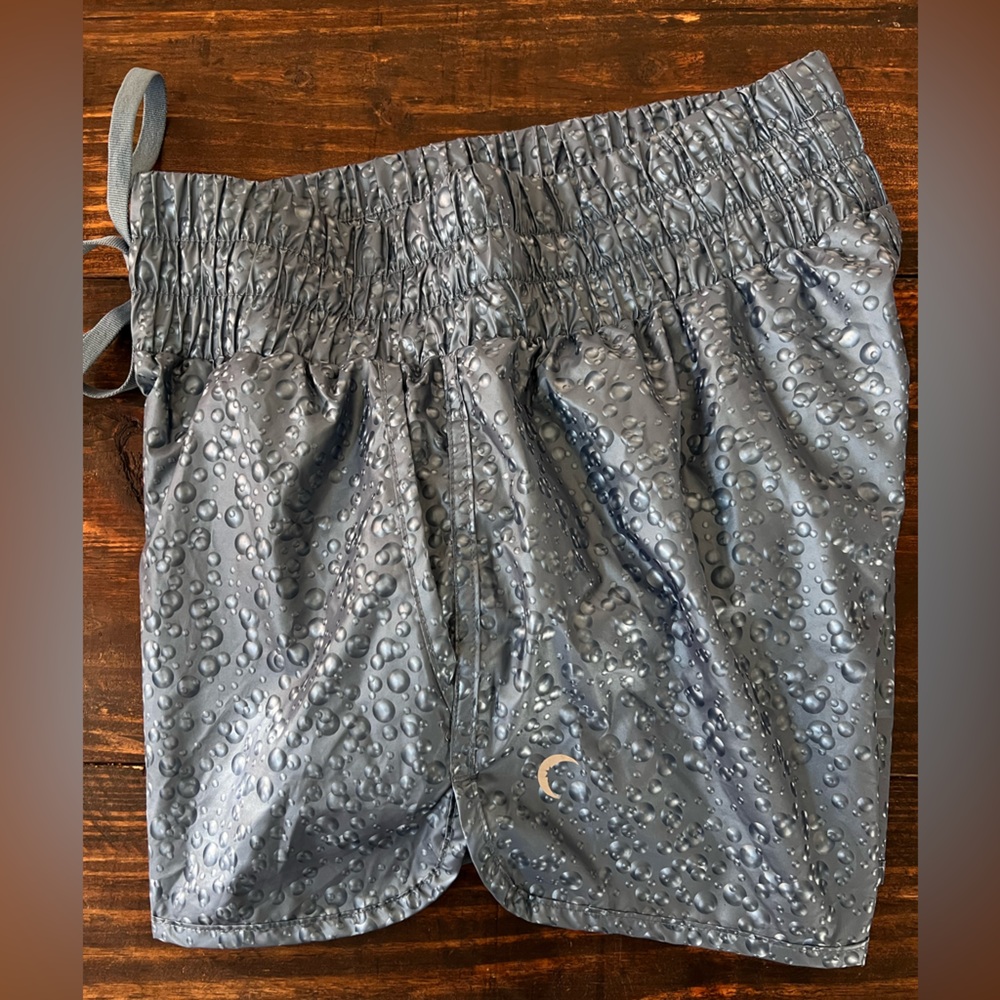 Zyia Active Steel Blue Bubbles High Rise Bomber Shorts - Picture 6 of 7